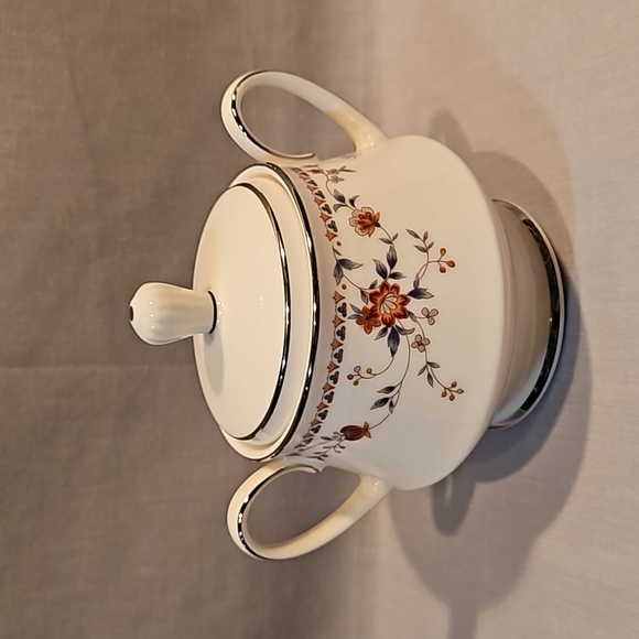 NEW Noritake Adagio 7237 Sugar Bowl w/Lid - Picture 1 of 8